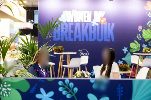 Breakbulk — фото с предыдущих выставок серии