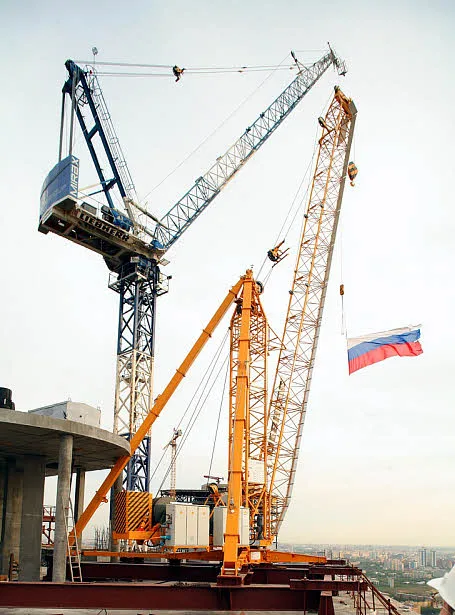 Liebherr 200 DR 5/10 Litronic — tower crane — photo 2