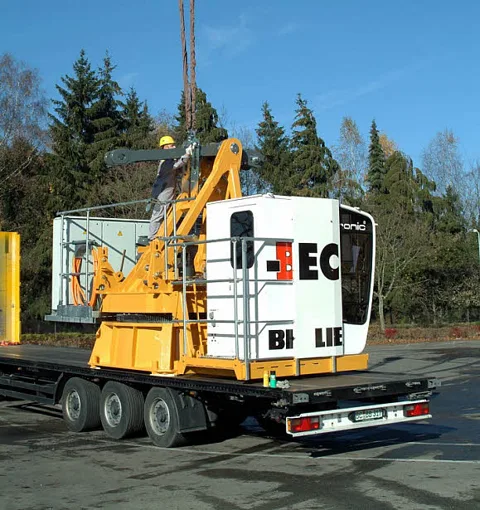 Liebherr 250 EC-B 12 Litronic — tower crane — photo 2