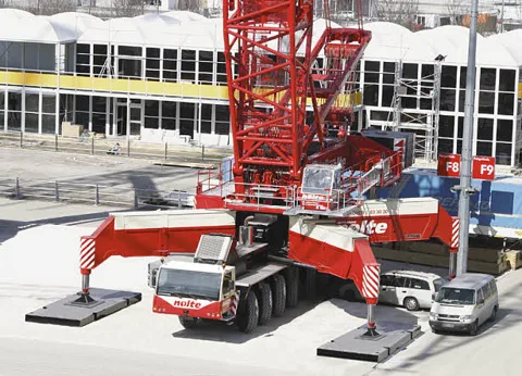 Liebherr LG 1750 — truck crane — photo 3