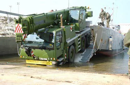 Liebherr LTM 1055-3.1 — all-terrain crane — photo 2