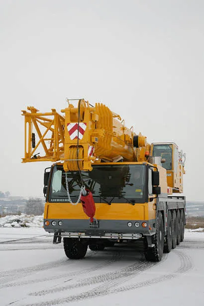 Liebherr LTM 1100-5.2 — all-terrain crane — photo 2