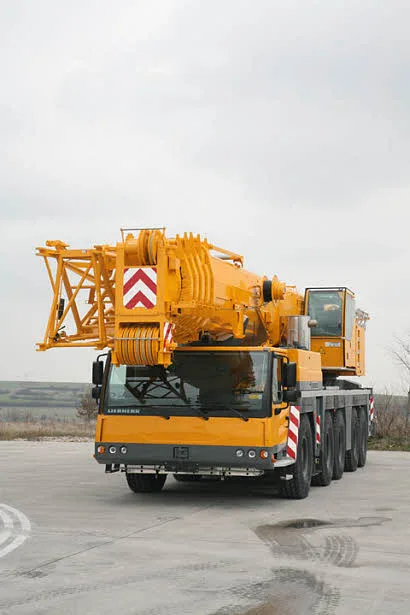Liebherr LTM 1220-5.2 — all-terrain crane — photo 2